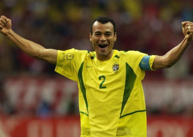 乐鱼注册-2022年2月22日，会让我们想到哪些传奇右后卫？