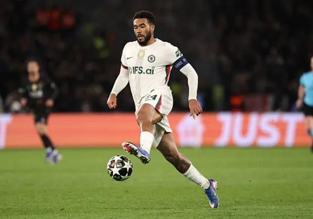 乐鱼官方网站-里斯-詹姆斯vs巴黎数据：3次关键传球，6夺回球权，对抗8胜6